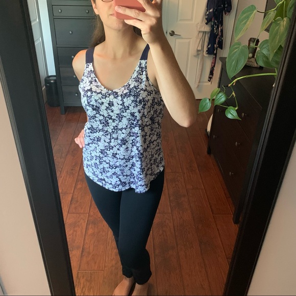 EUC Medium Floral Dynamite Top - Picture 4 of 6